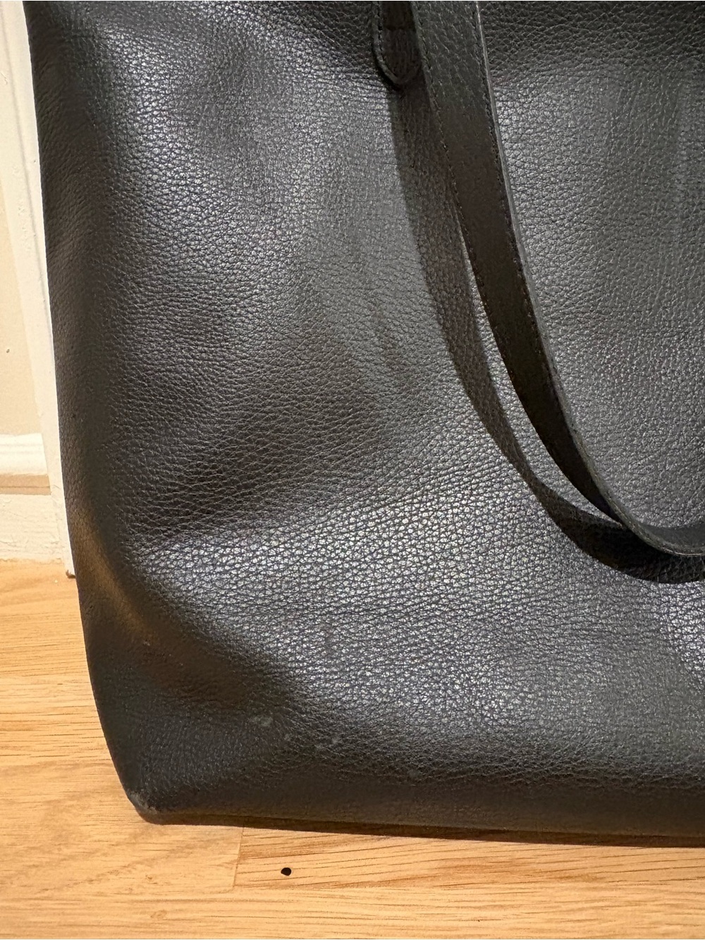 Cuyana Classic Easy Leather Zippered Tote Bag with Insert - Picture 5 of 11